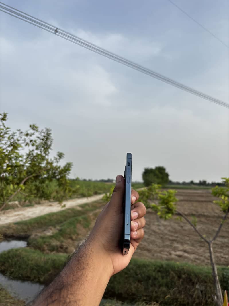 Apple iPhone 12 Pro 1