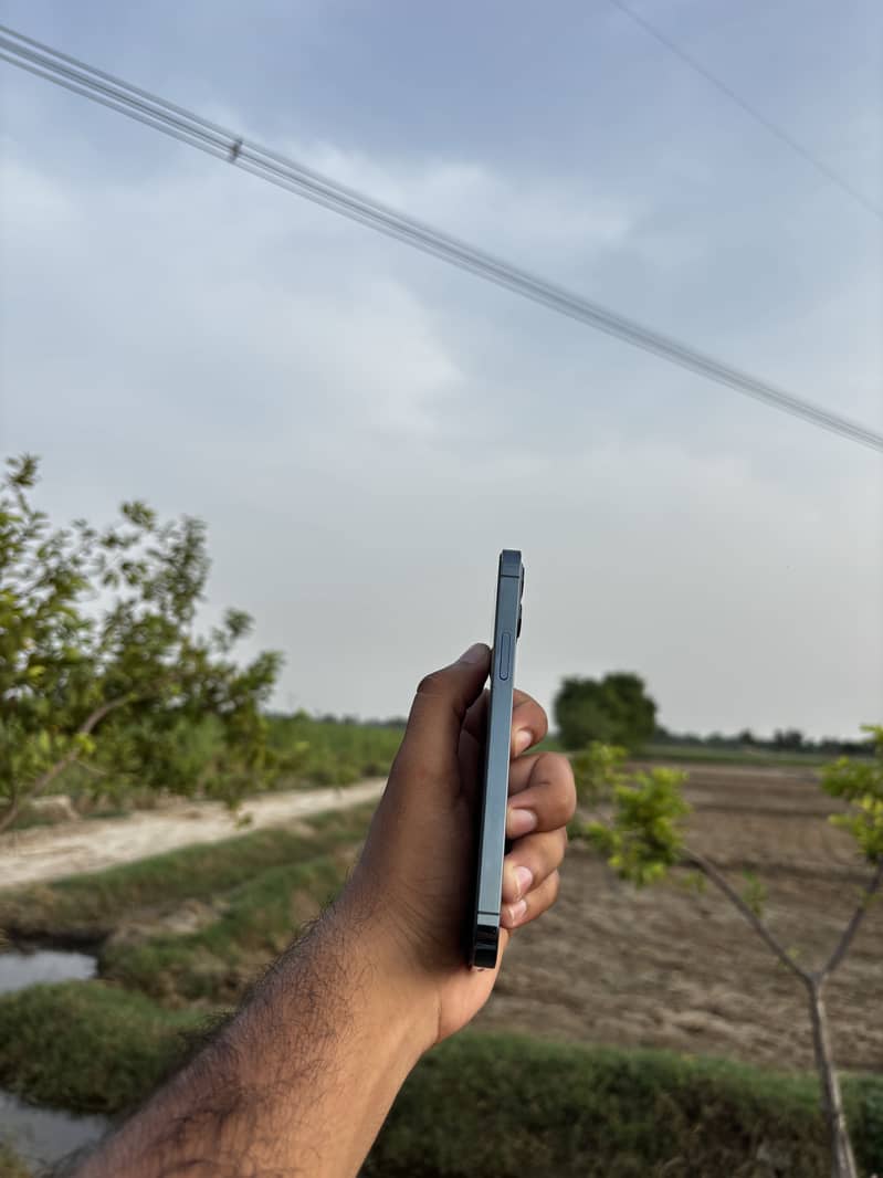 Apple iPhone 12 Pro 2