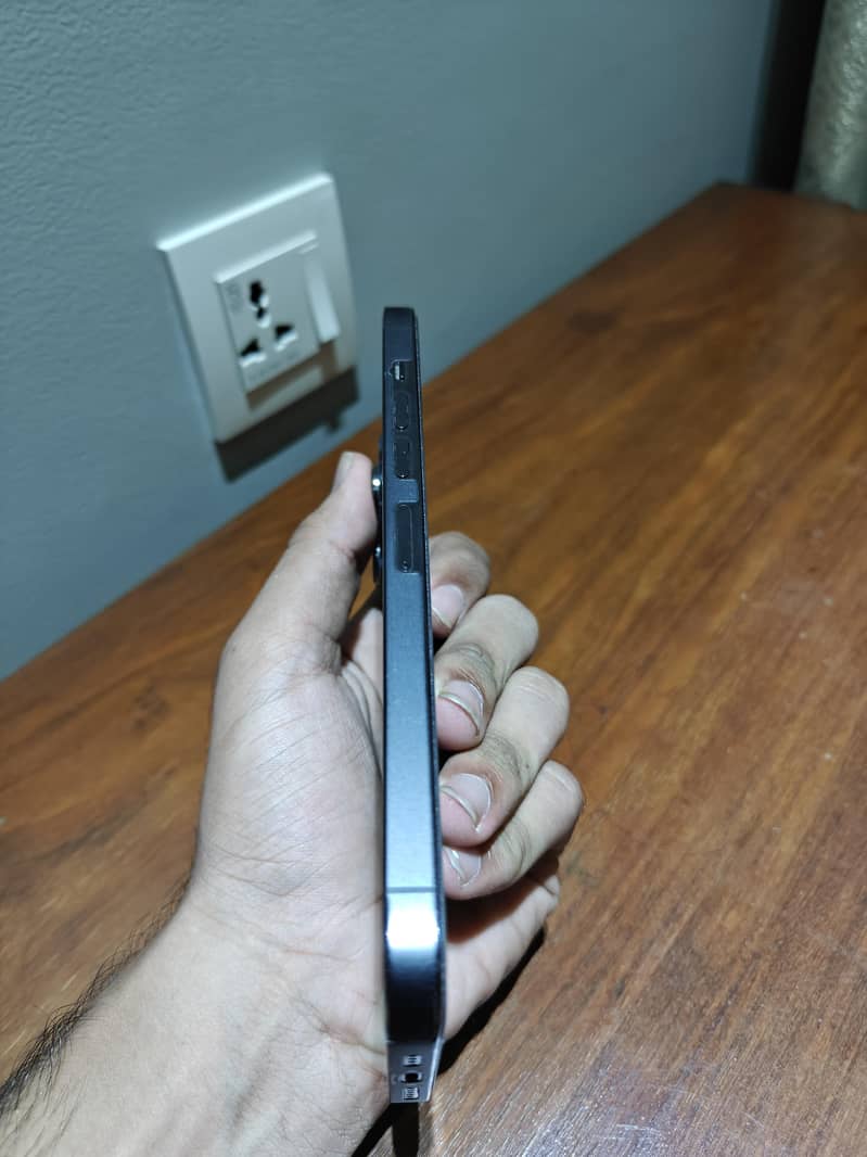 Apple iPhone 13 Pro Max 1