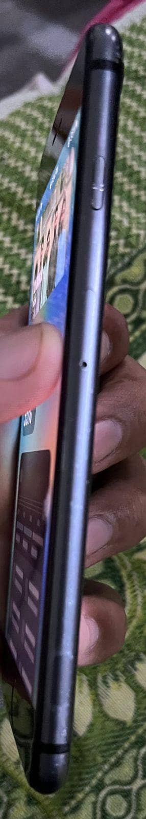 IPHONE 8 PLUS 4