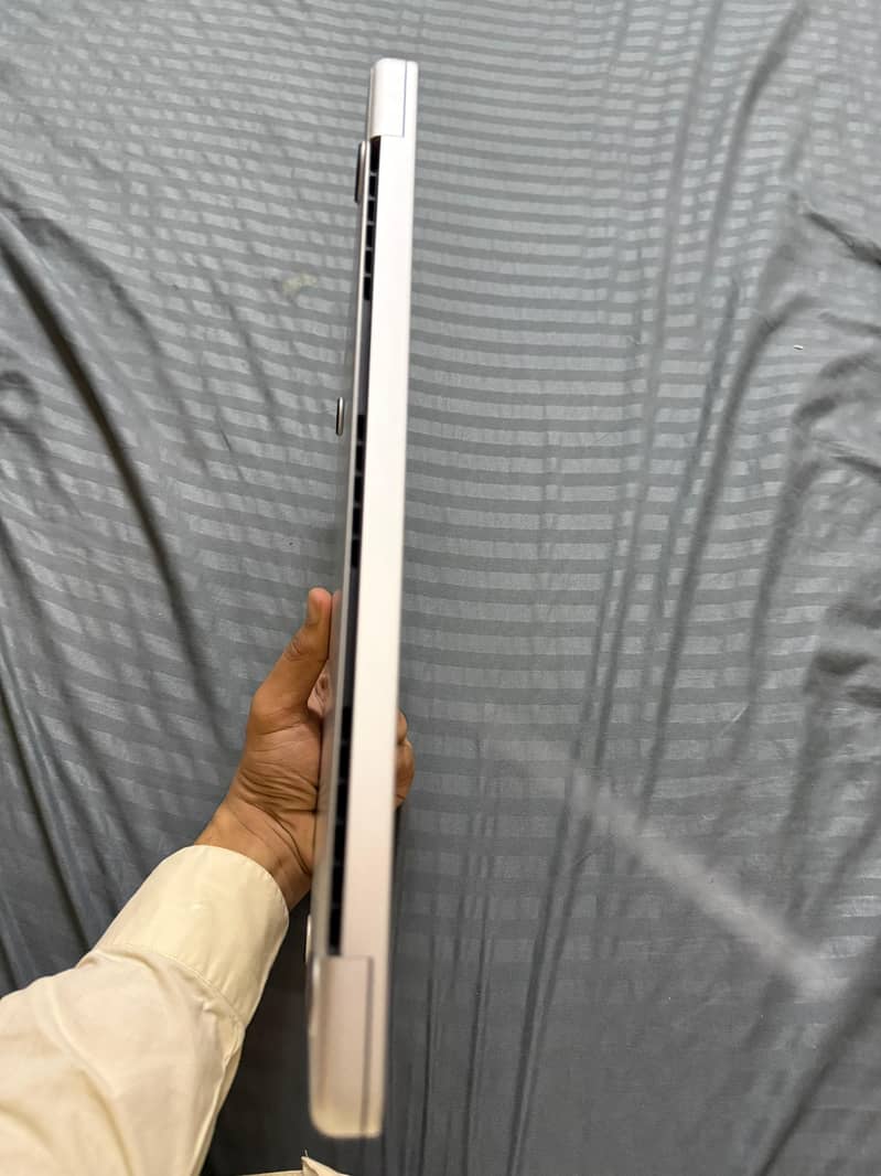 MacBook Pro M5 0