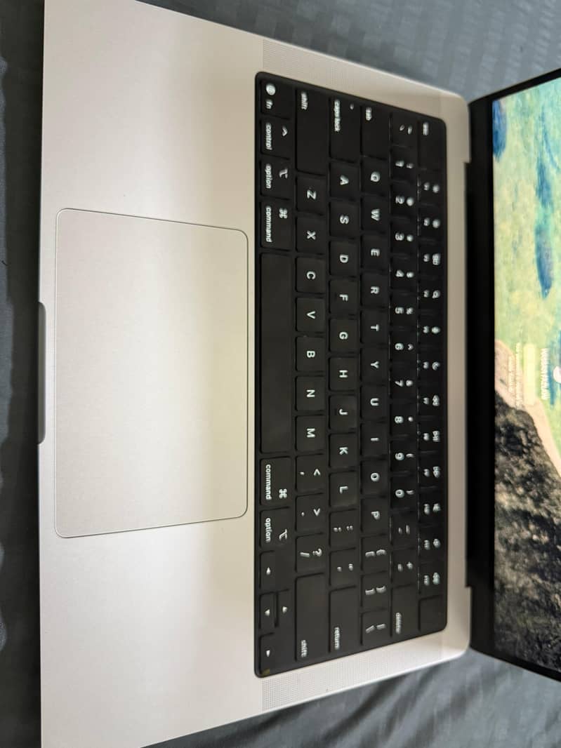MacBook Pro M5 3