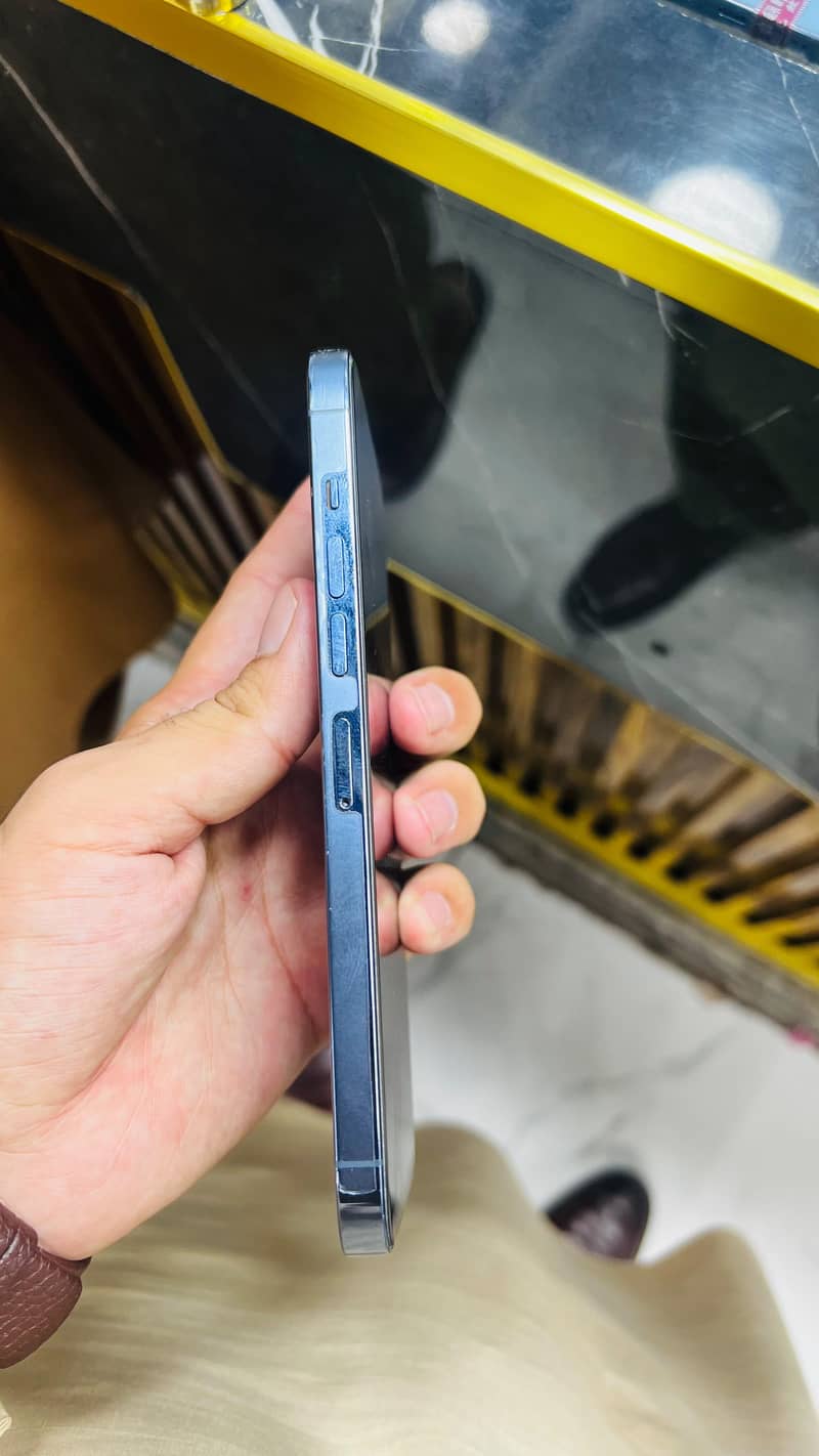 Apple iPhone 13 Pro Max 5