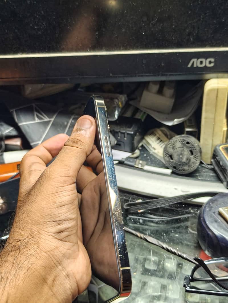 Apple iPhone 13 Pro Max 2