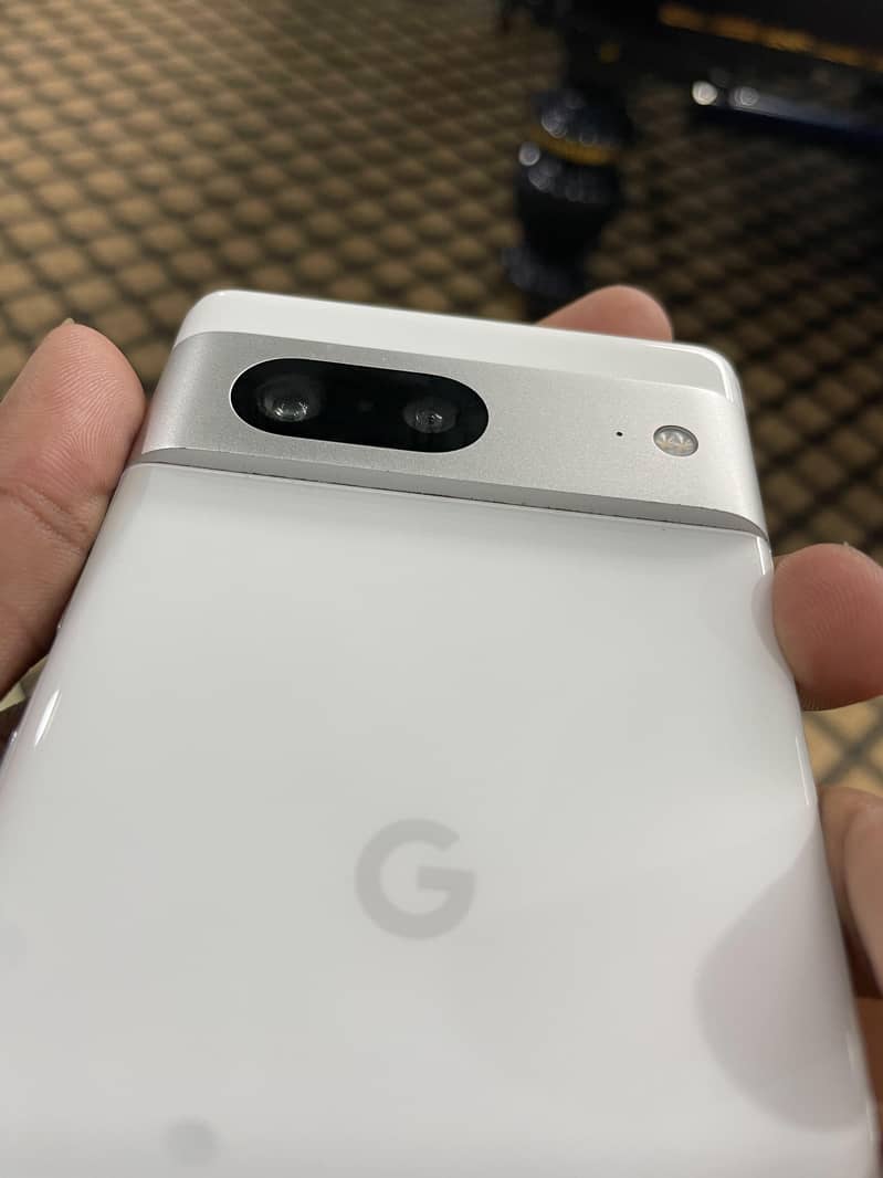 Google Pixel 7 4