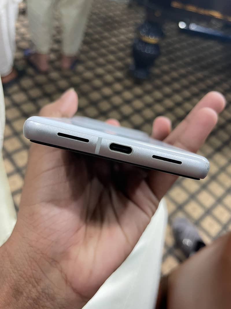 Google Pixel 7 5