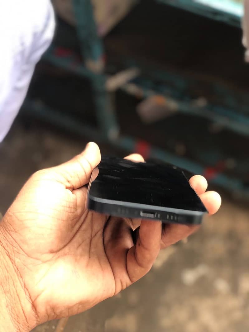 Apple iPhone 14 0