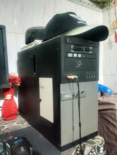 Condition Excellent  100% Working Dell Case With DVD 
