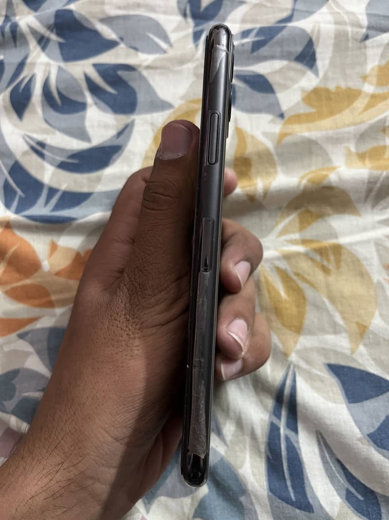 iPhone 11 Pro Max 1