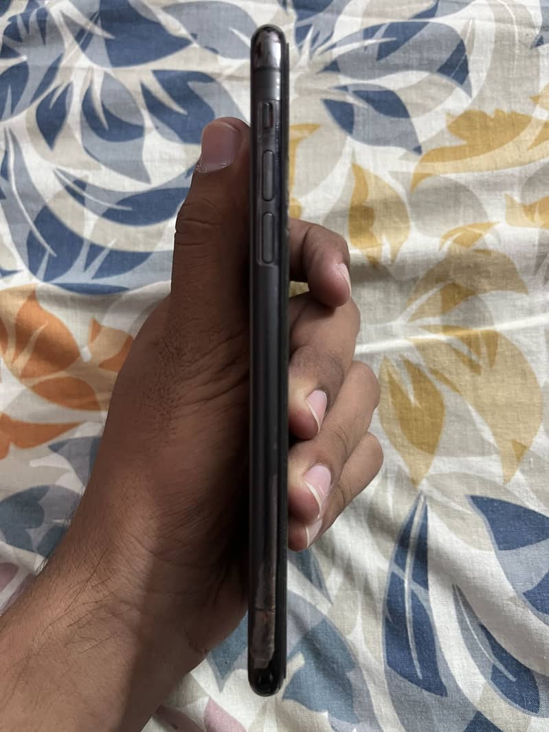 iPhone 11 Pro Max 2