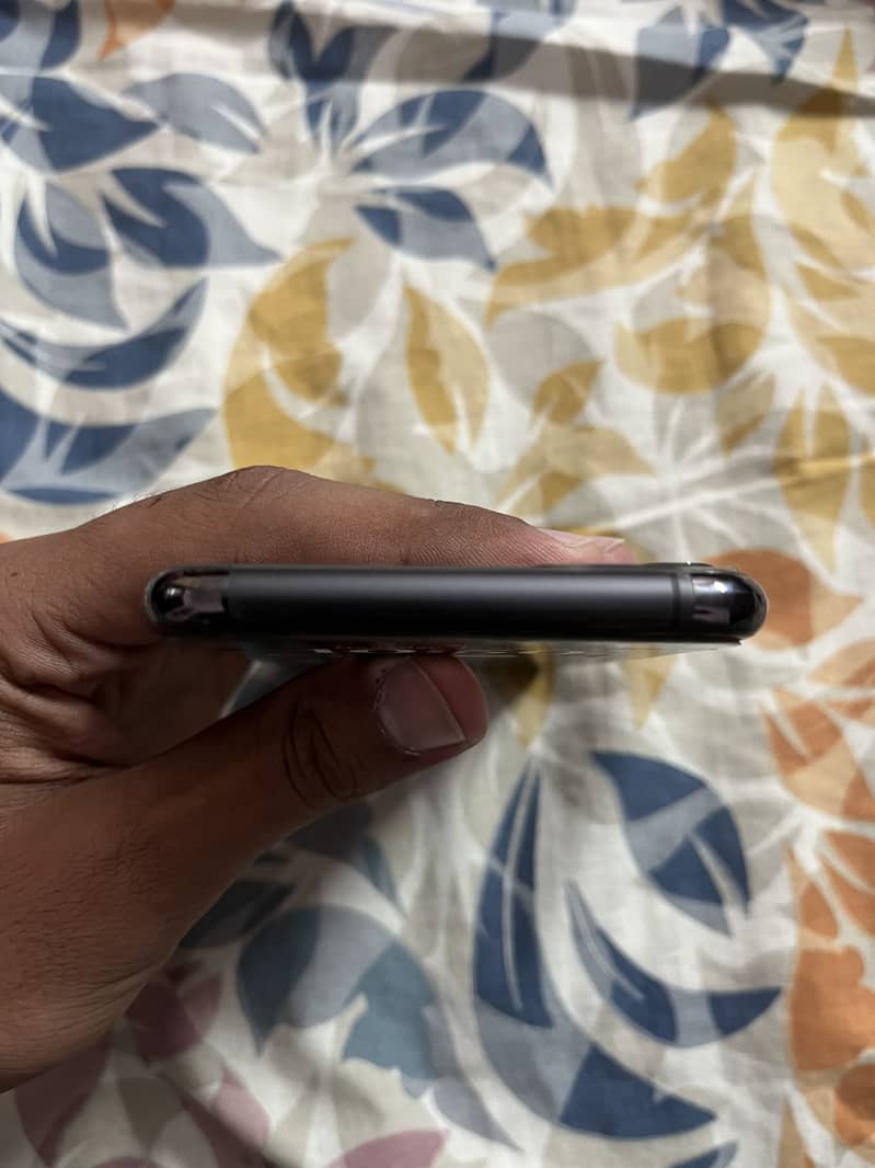 iPhone 11 Pro Max 3