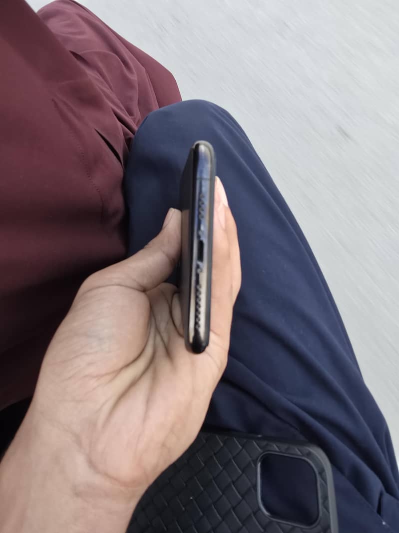 Apple iPhone 11 pro max 0