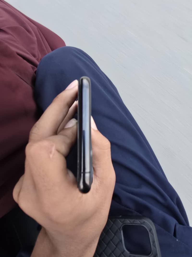 Apple iPhone 11 pro max 1