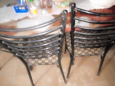 dyining table with 5 chairs