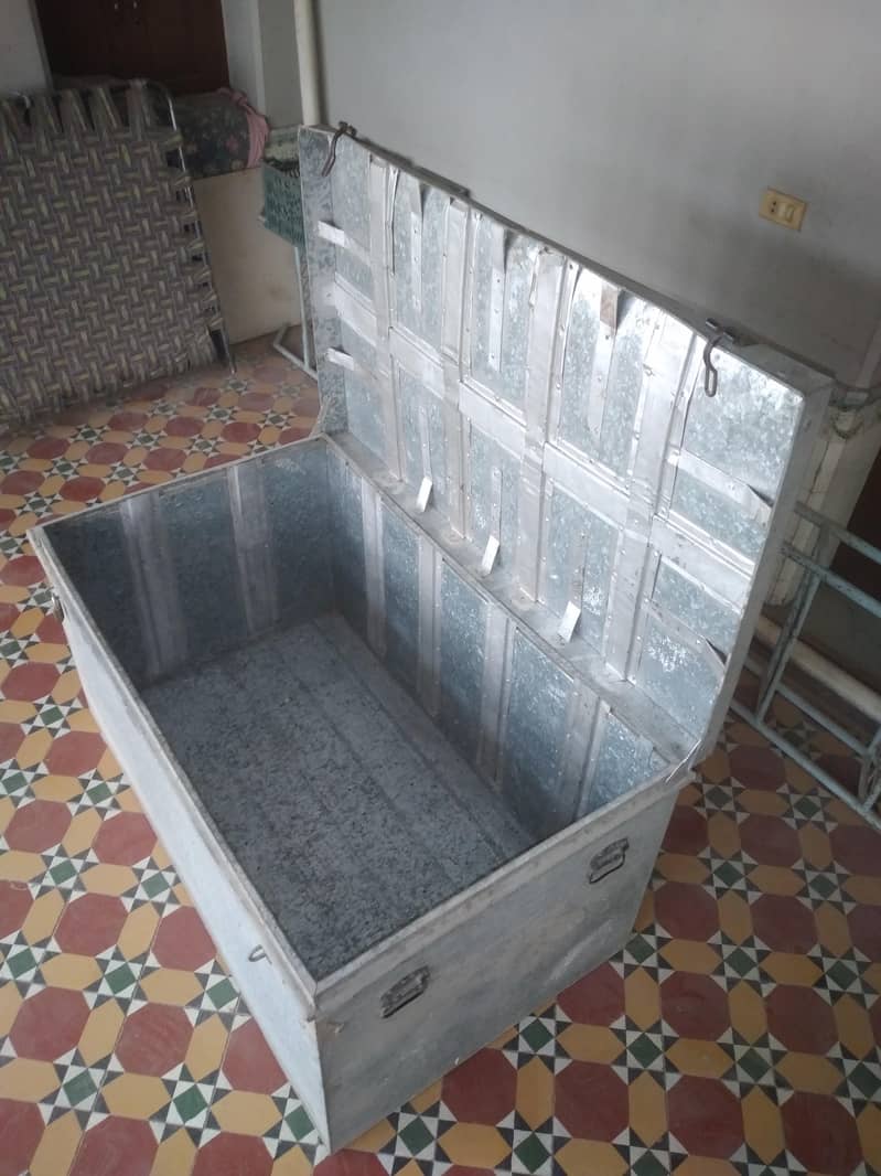 PATI TRUNK 1