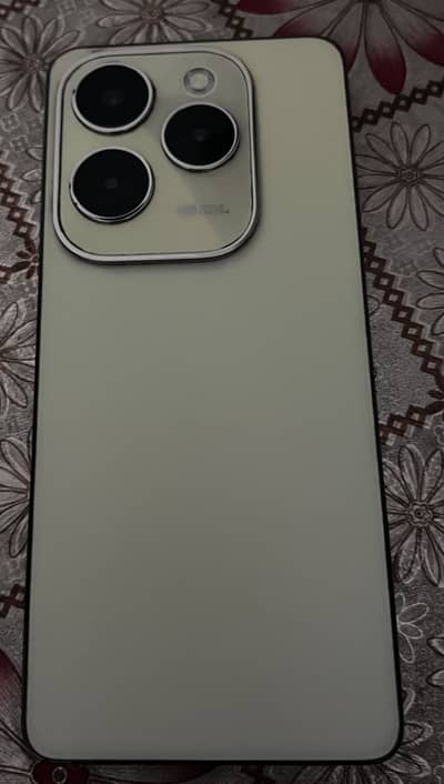 Infinix Hot 40