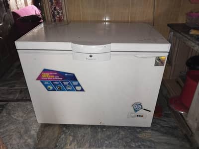 Dawlance Deepfrezer with energy saver technology