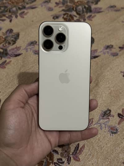 Apple iPhone 16 Pro Max