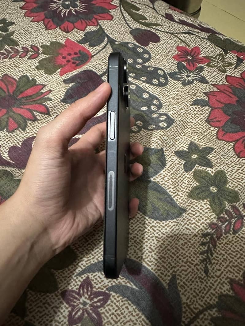 Apple iPhone 15 2