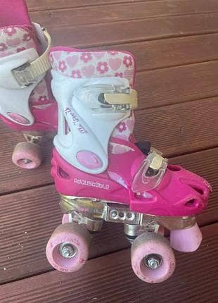 Skating shoes