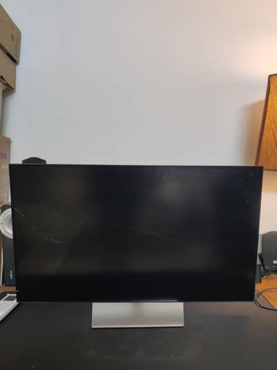 Dell Ultrasharp 27 inch 2k monitor ( panel damaged)
