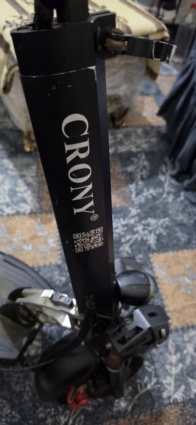 CRONY Scooty