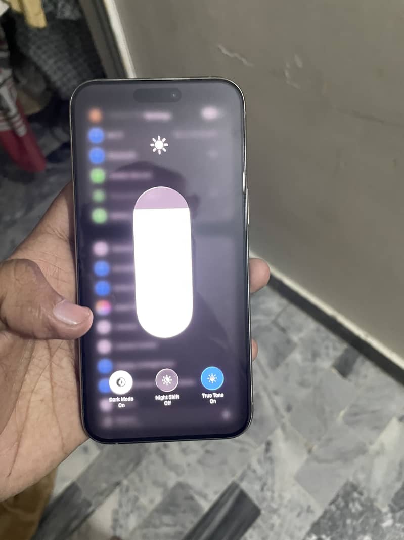Apple iPhone 15 Pro Max 6