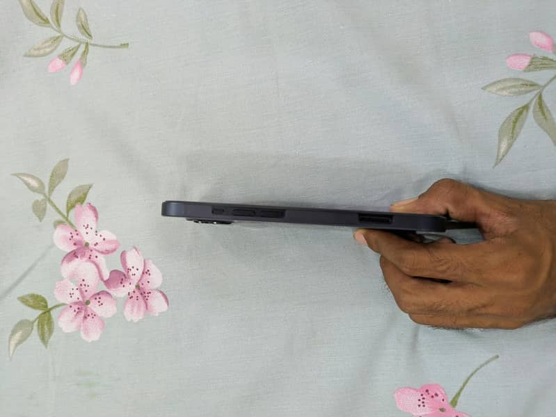 Apple iPhone 13 2