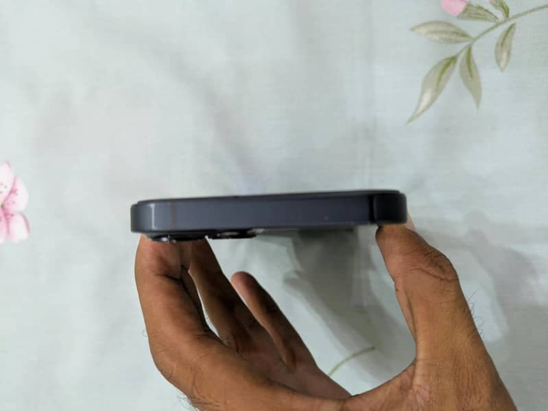 Apple iPhone 13 6