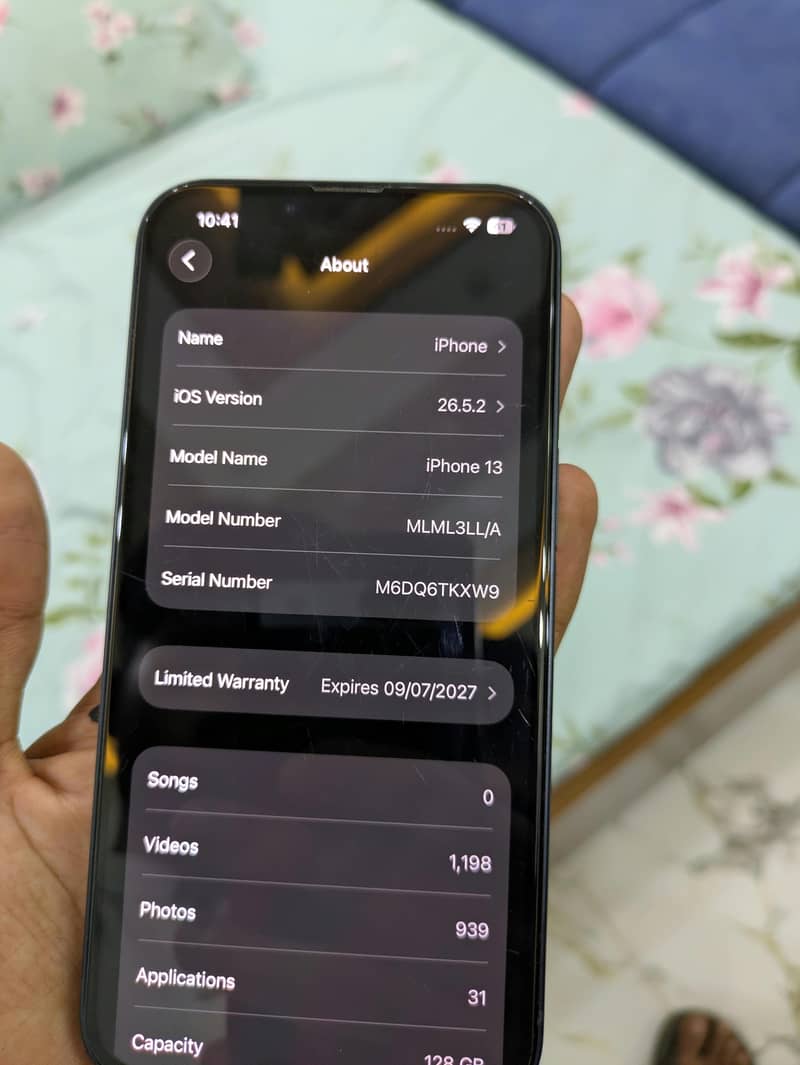 Apple iPhone 13 8