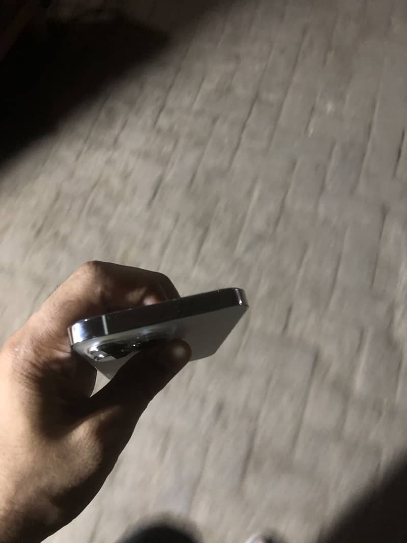 Apple iPhone 13 Pro 3