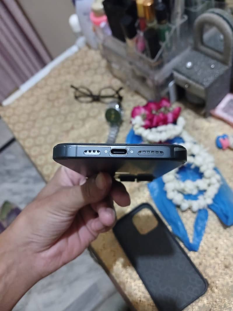 Apple iPhone 15 Pro Max 1