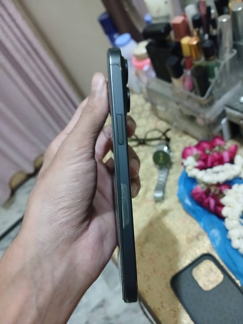 Apple iPhone 15 Pro Max 3