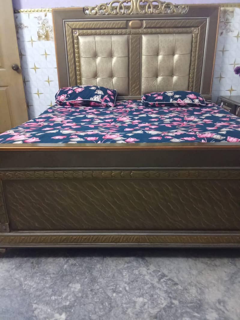 complete bed set 0