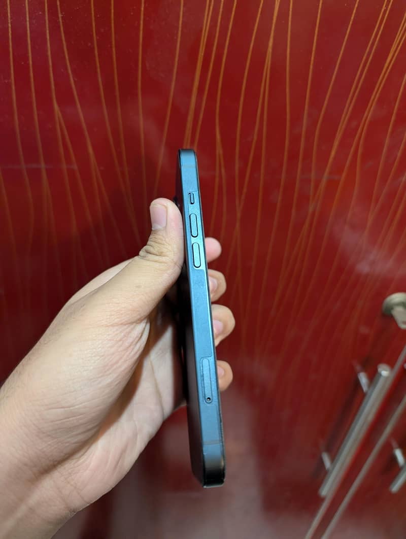 Apple iPhone 13 3