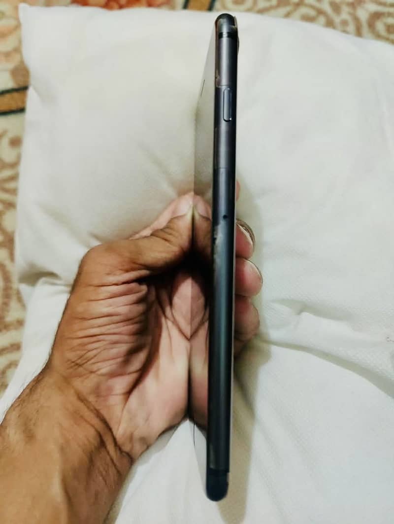 Apple iPhone 8 Plus 2