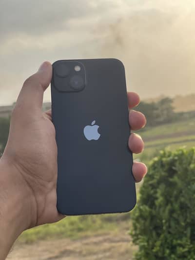 Apple iPhone 13
