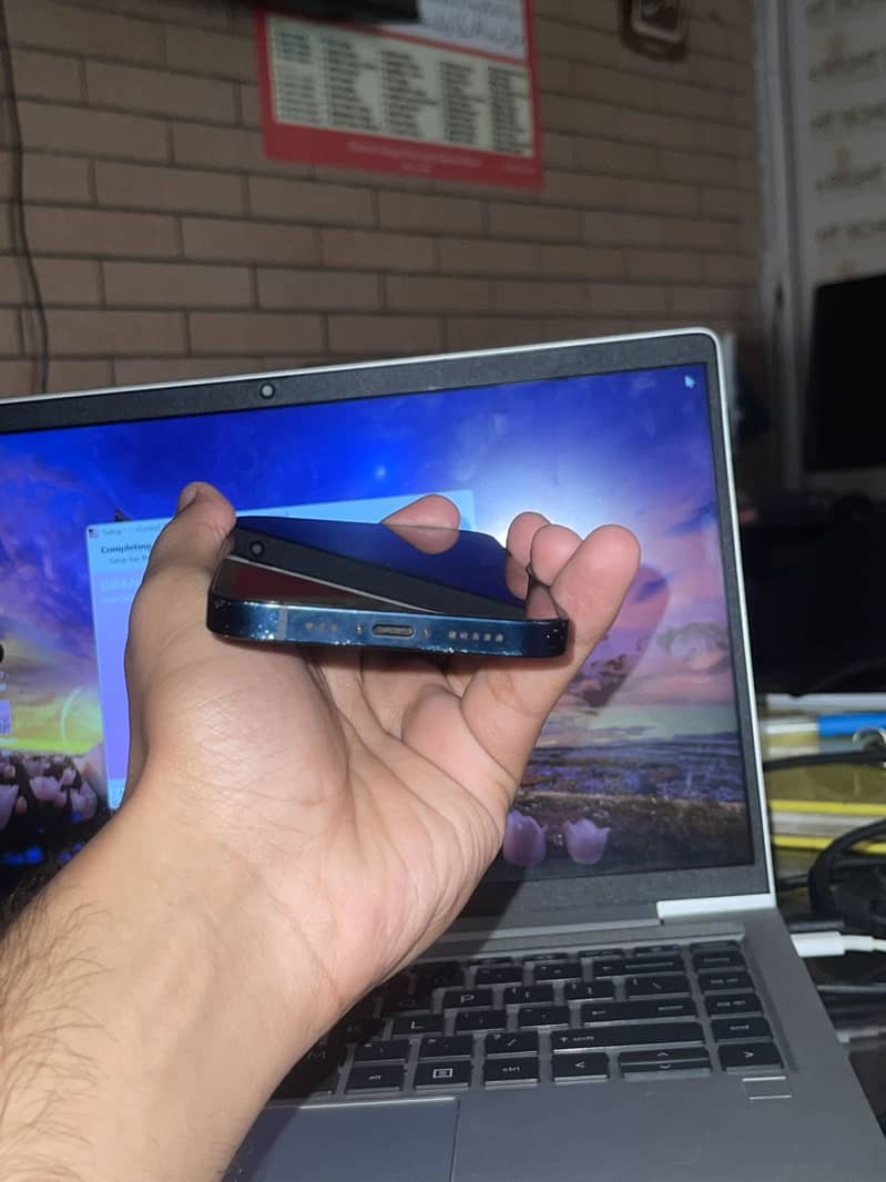 Apple iPhone 13 5