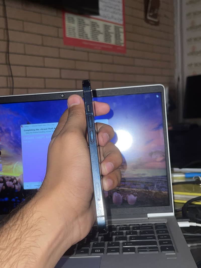 Apple iPhone 13 6