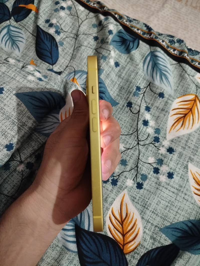 Apple iPhone 14 1