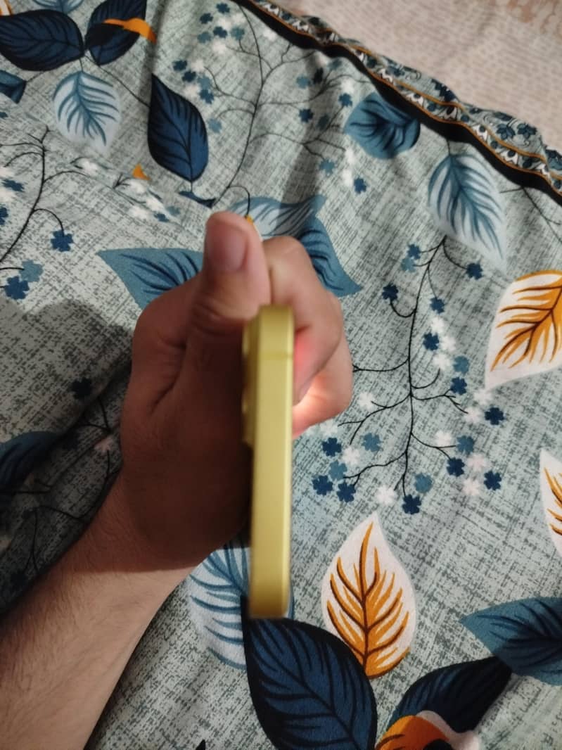 Apple iPhone 14 2