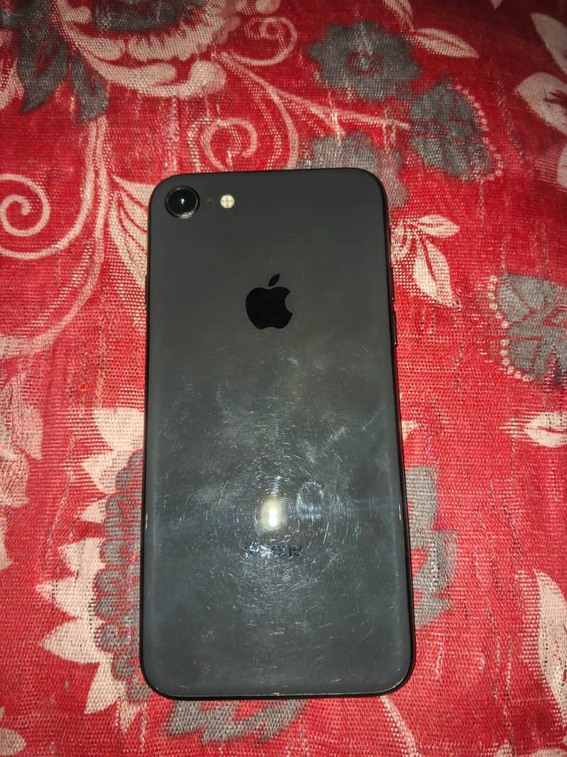 Apple iPhone 8 3