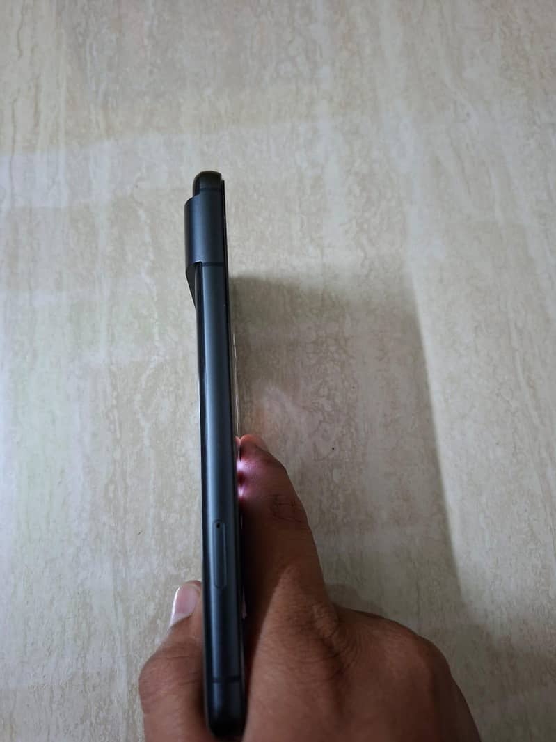 Google Pixel 8 4