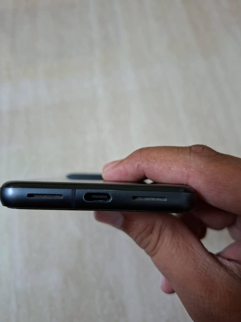Google Pixel 8 4