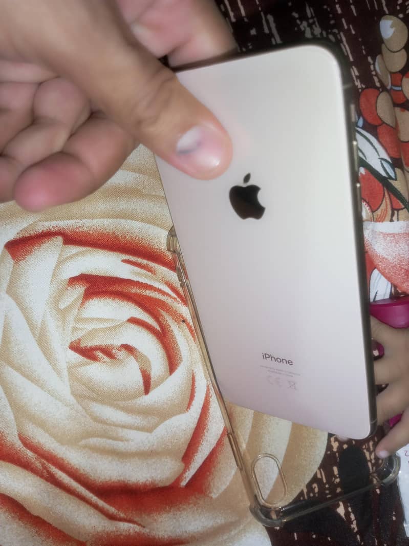 Apple iPhone XS Max 1