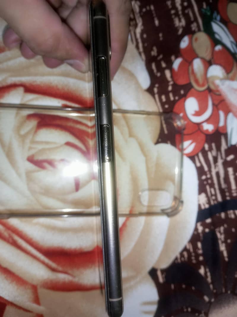 Apple iPhone XS Max 4