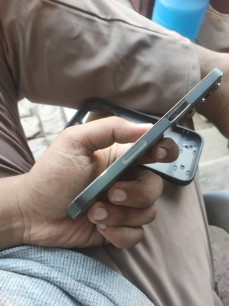 iPhone 13 pro 5