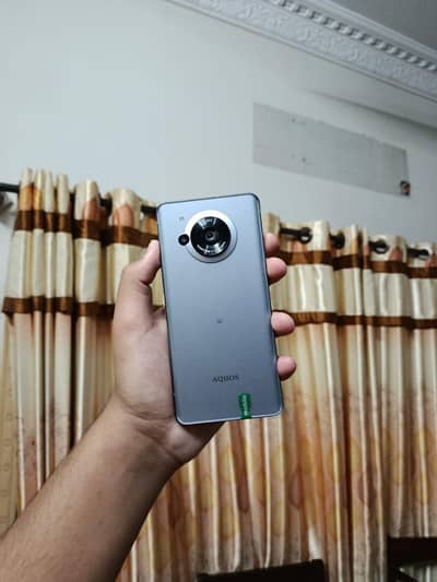 Sharp Aquos Sense7