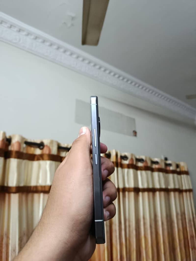 Sharp Aquos Sense7 3