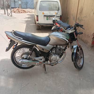 Ravi Piaggio 2011 Model | Genuine Engine